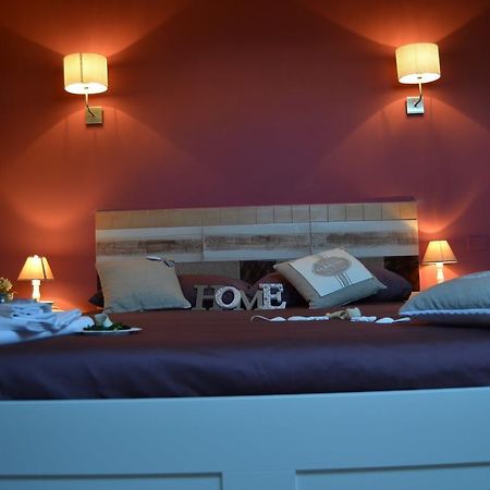 Un Tetto Di Stelle Deluxe Home Salerno Room photo