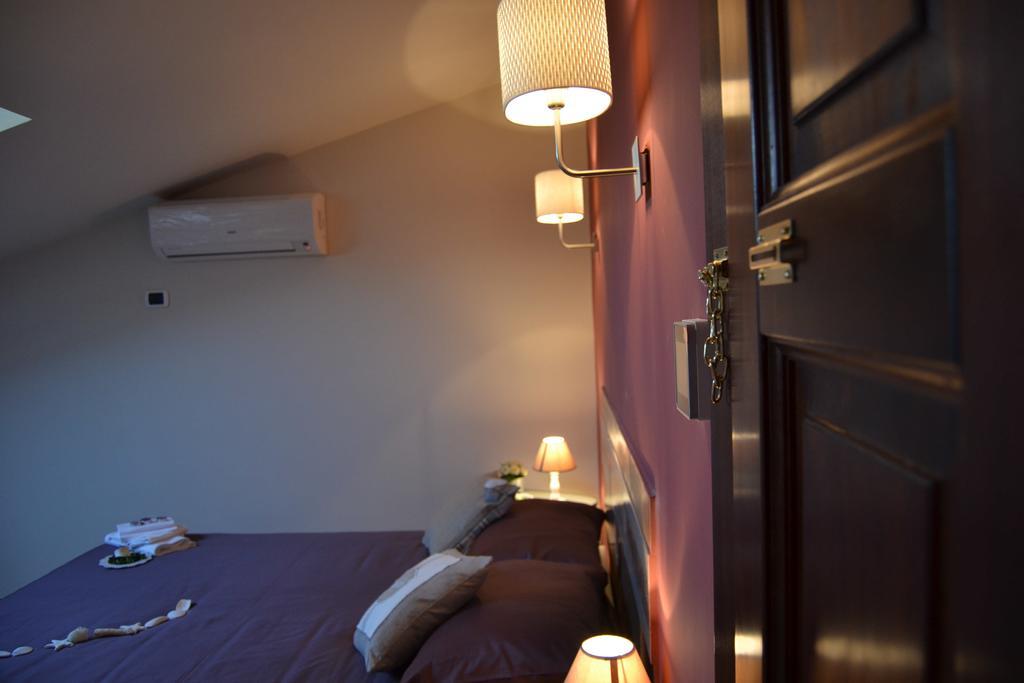 Un Tetto Di Stelle Deluxe Home Salerno Room photo