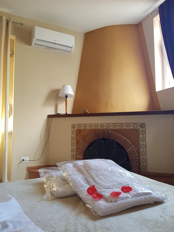 Un Tetto Di Stelle Deluxe Home Salerno Exterior photo